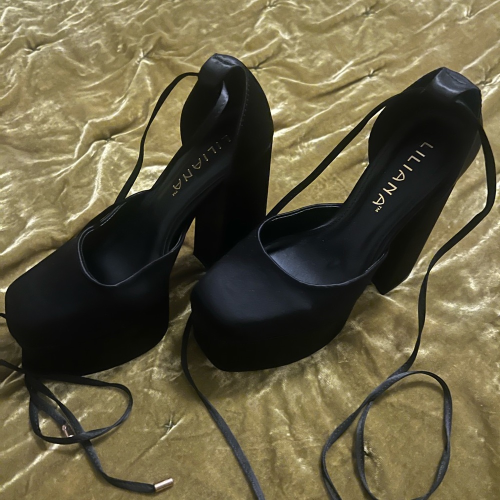 Liliana Black Platform Shoes with Ankle Straps